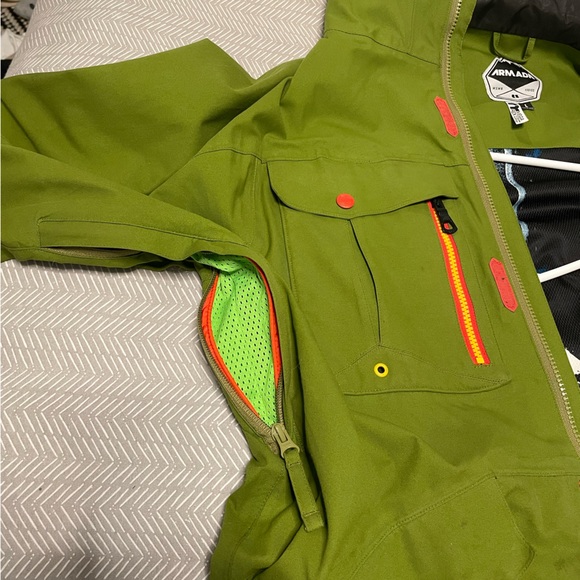 Armada snowboard/ ski jacket - Picture 4 of 4